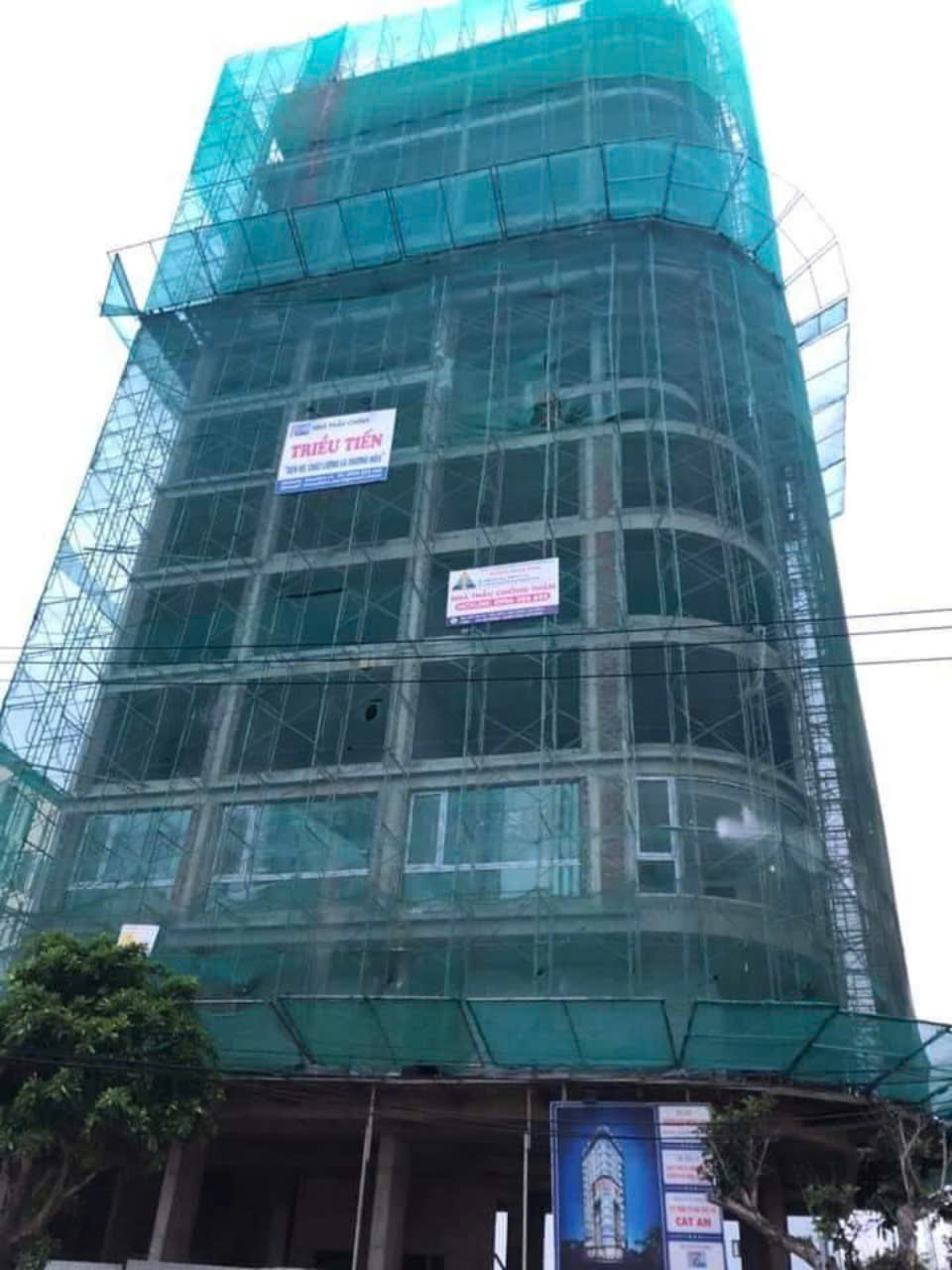 KHÁCH SẠN MONA LISA